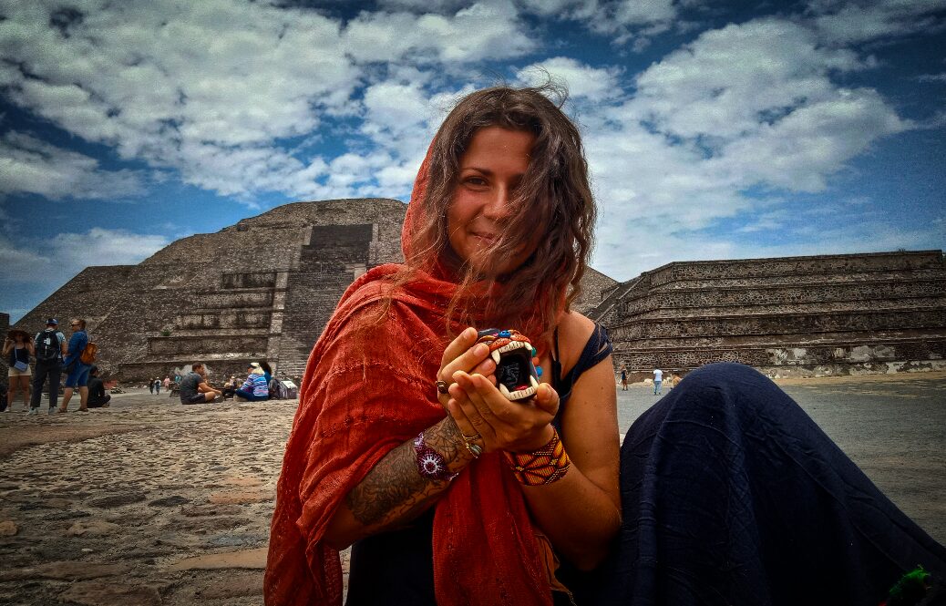 Fotka Almy v Mexiku, Teotihuacan.